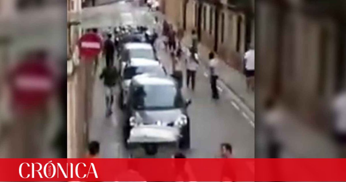 Batalla campal entre turistas italianos y pakistaníes en Barcelona