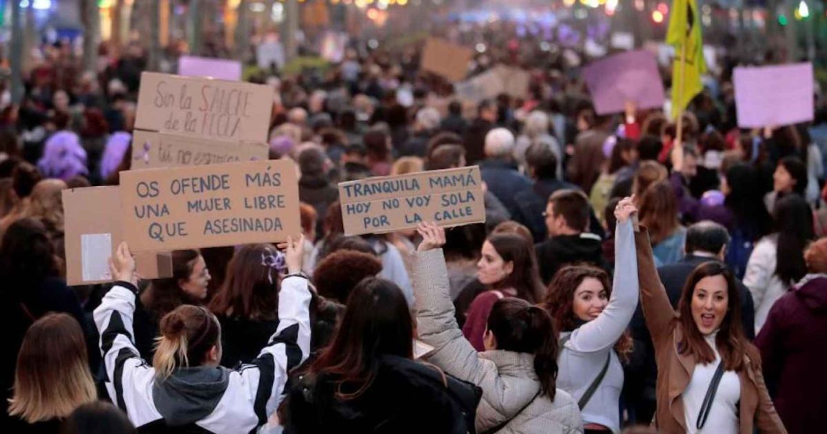 Horario y recorrido de la manifestación feminista del 8M en Barcelona