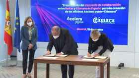 La vicepresidenta Nadia Calviño, en la firma entre la secretaria de Estado Carme Artigas y el presidente de la Cámara de Comercio de España, José Luis Bonet / RED.ES