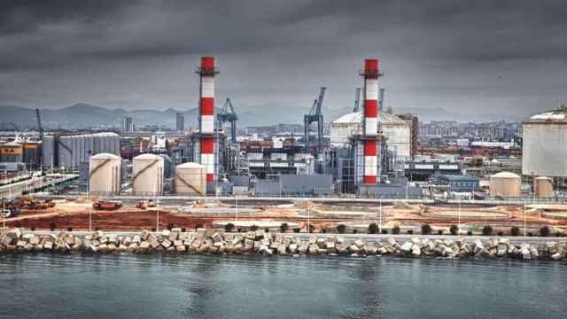 La Central Térmica de Ciclo Combinado del Puerto de Barcelona por la que Naturgy ha pagado al Ayuntamiento / WIKIPEDIA