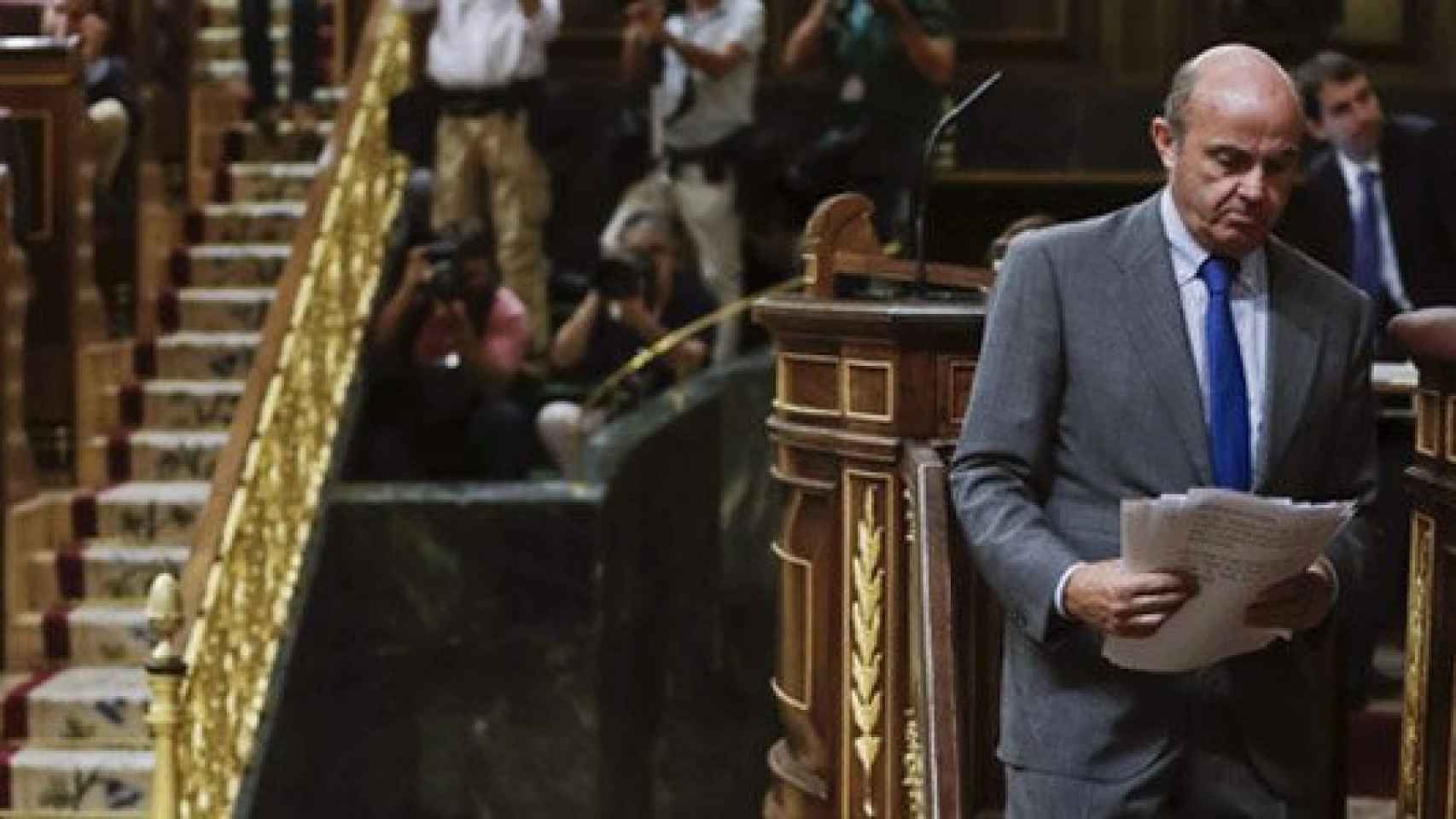 El ministro de Economía, Luis de Guindos, en el Congreso