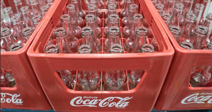 Botellas vacías de Coca-Cola, que en Europa embotella Cola-Cola European Partners / CG