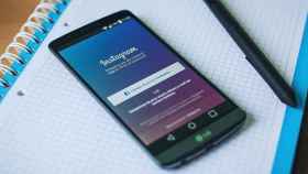 Un smartphone con una cuenta de Instagram / Freestocks EN PIXABAY