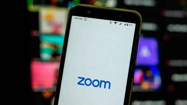 La app zoom en un dispositivo móvil