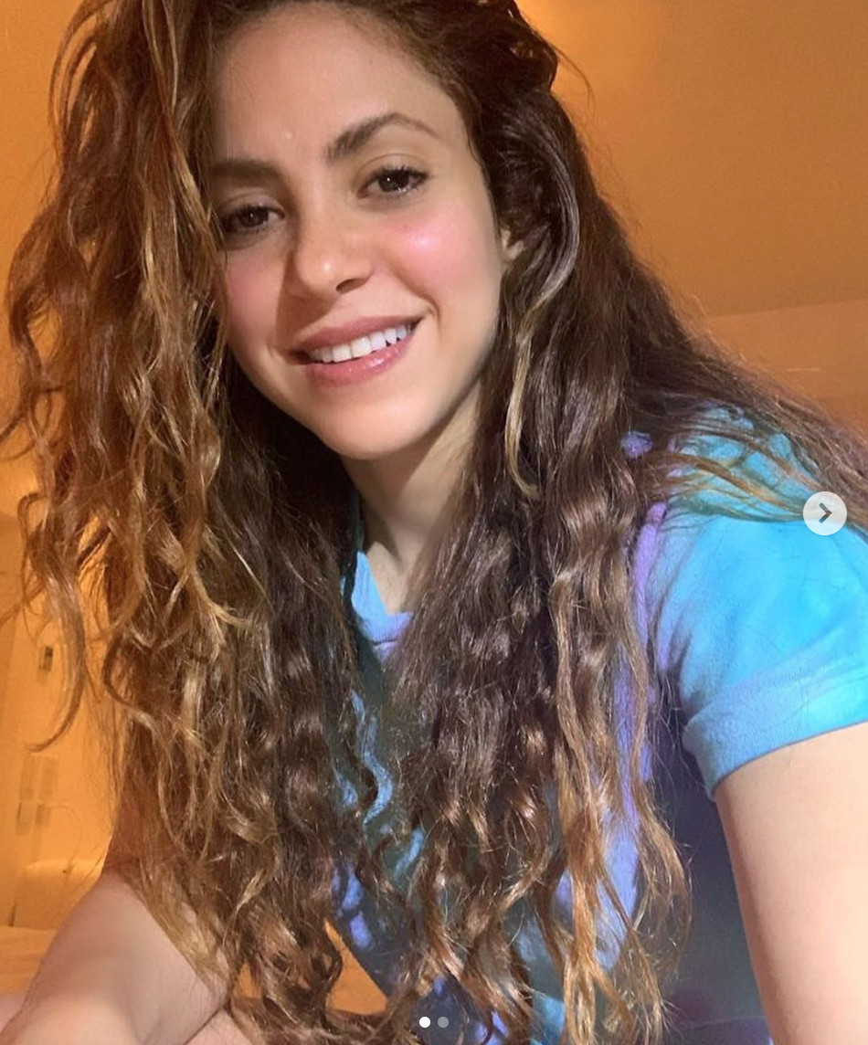 Shakira presenta la camiseta de su hijo Milan