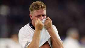 Gascoigne, llorando, tras la derrota de Inglaterra ante Alemania en 1990 : REDES