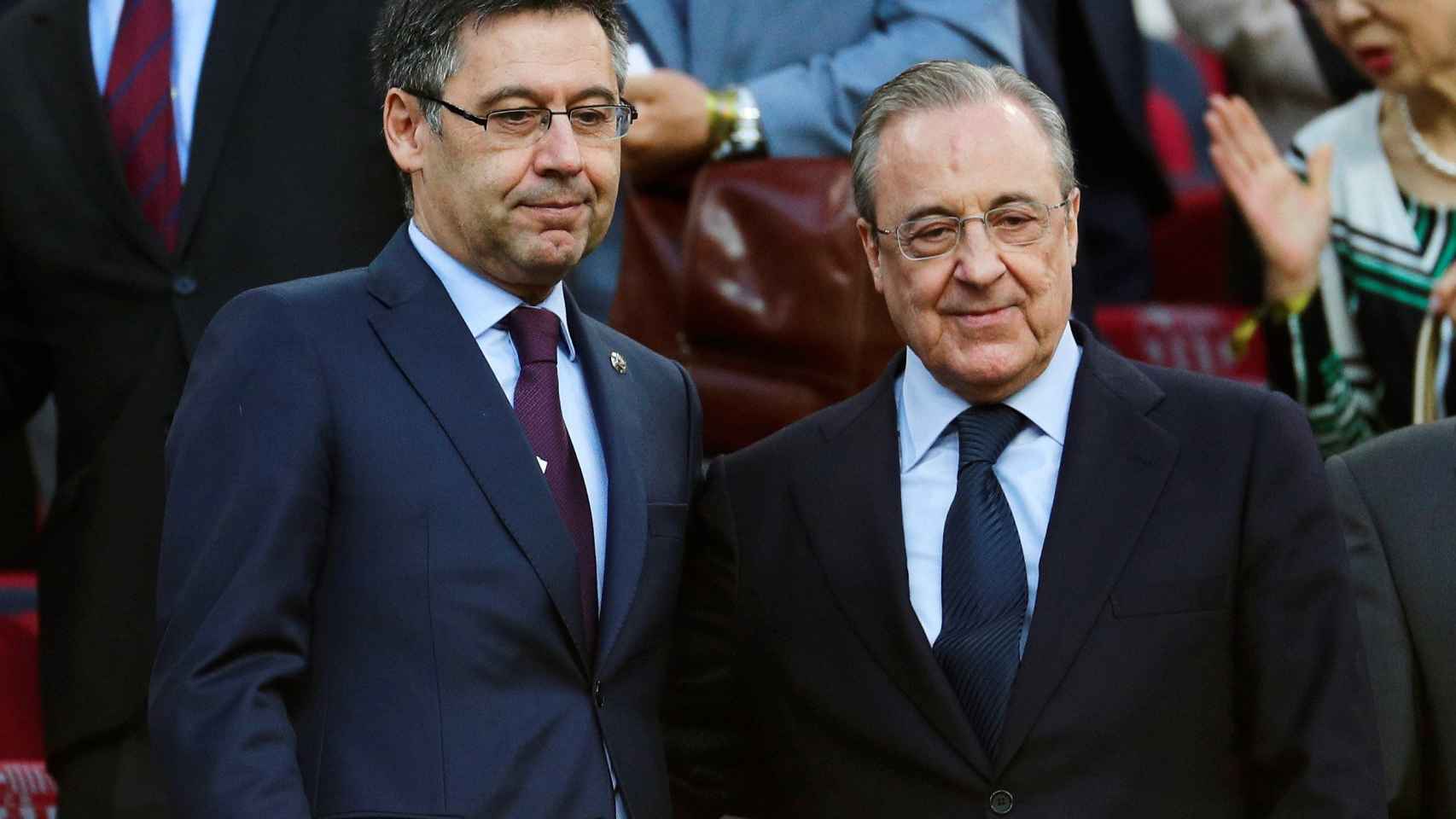 Josep Maria Bartomeu y Florentino Pérez en un partido entre Barça y Madrid / EFE