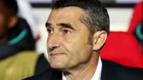 Valverde lo pasa mal viendo sufrir a este Barça contra el Slavia de Praga / EFE