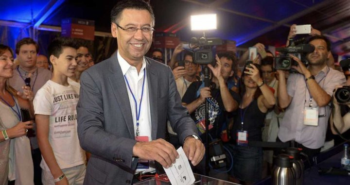 Bartomeu, votando en las elecciones a la presidencia del Barça | EFE