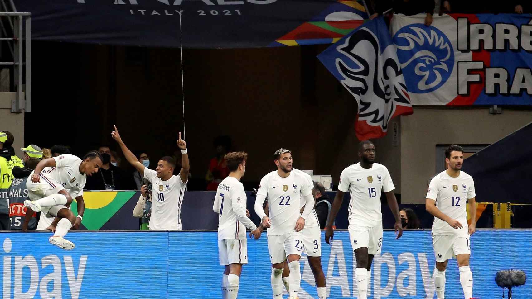 Los jugadores de Francia celebrando el gol de Mbappé / EFE