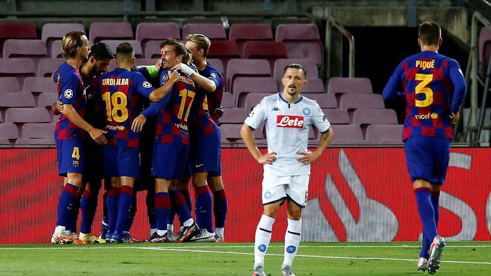 Los jugadores del Barça celebrando el gol de Leo Messi contra el Nápoles / EFE