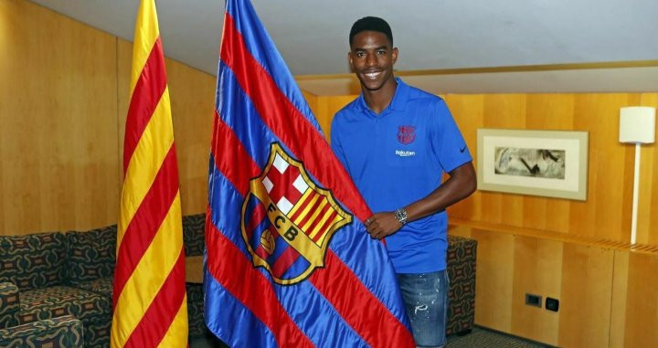Junior Firpo en su primer día como jugador del Barça / FCB