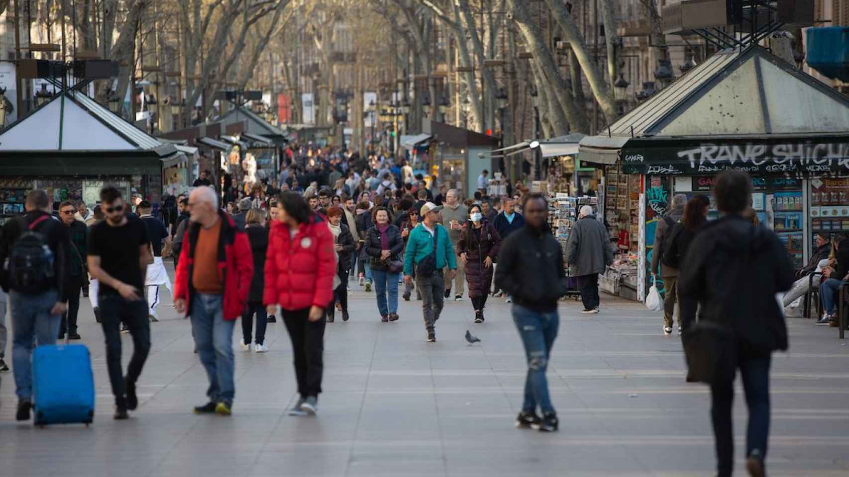 Personas pasean por la ciudad de Barcelona antes de la pandemia de Covid / EP
