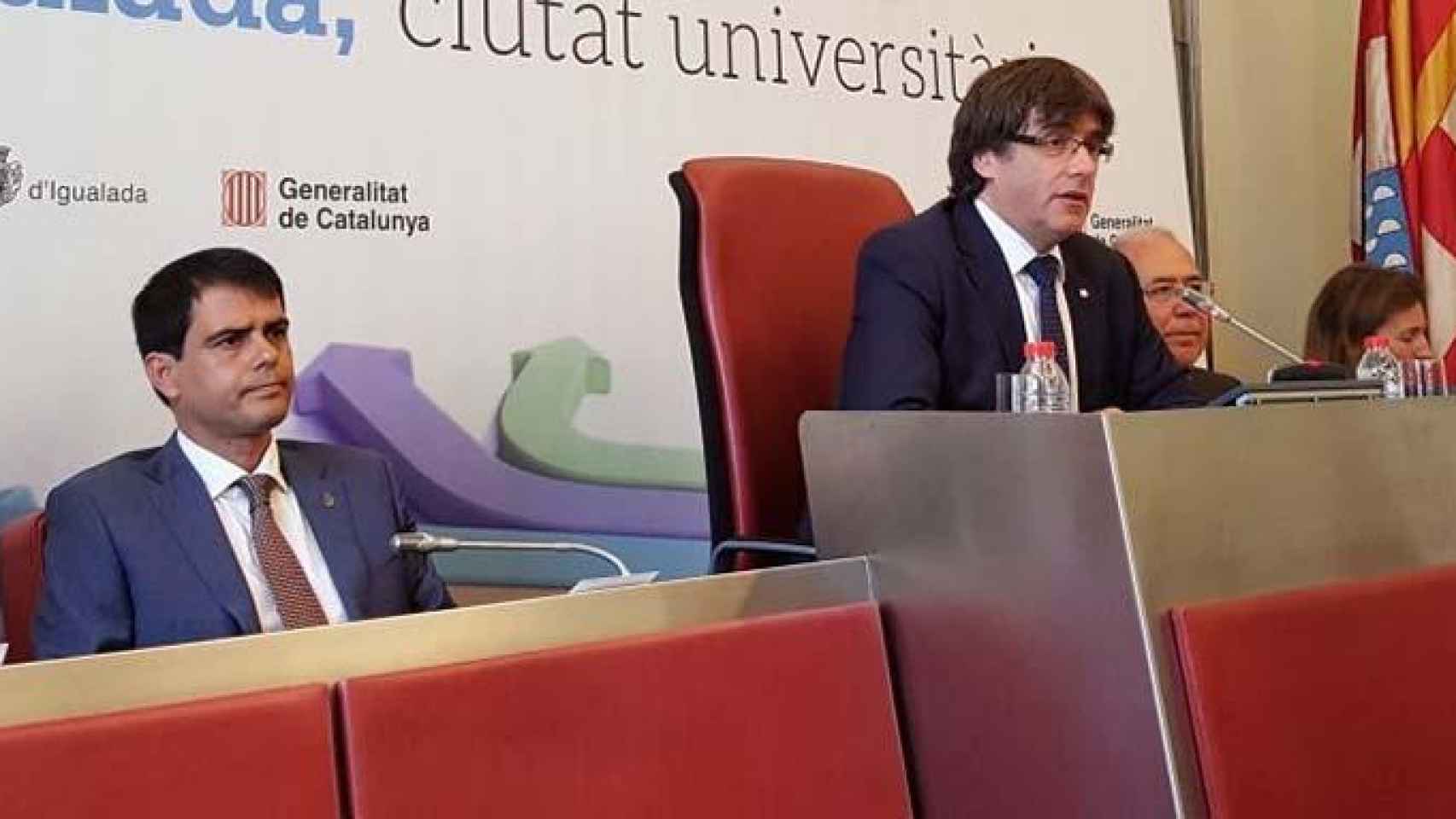 Marc Castells, presidente saliente de la Diputación de Barcelona (i) y Carles Puigdemont (d) / CG