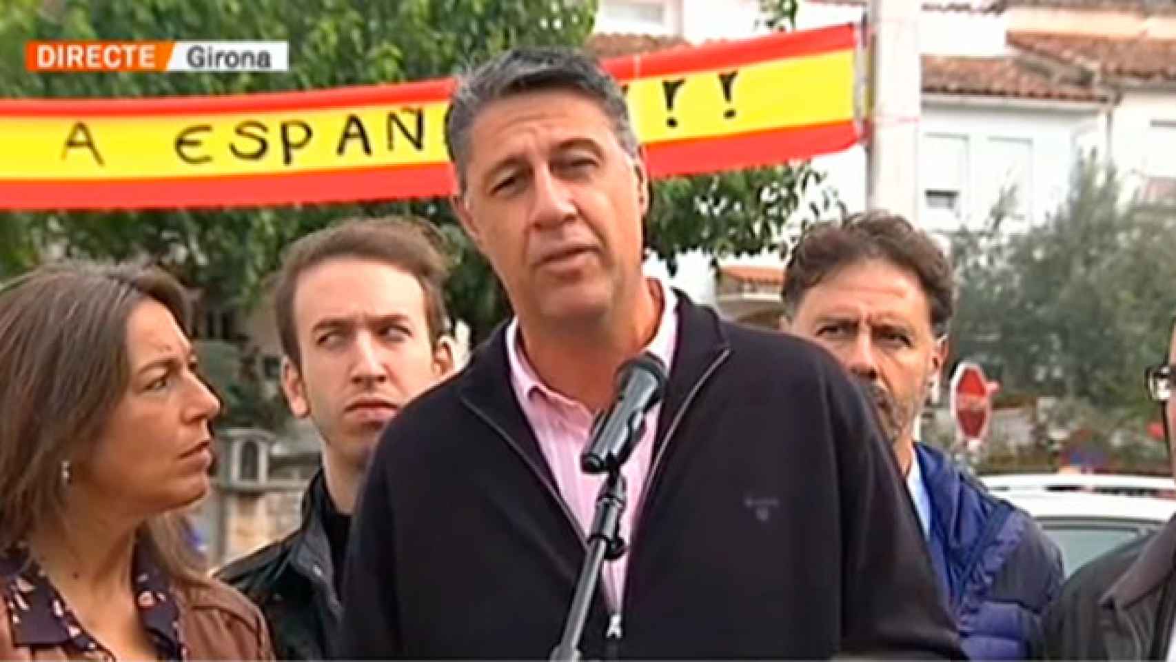El líder del PPC, Xavier García Albiol, en el barrio de Vila-roja de Girona. Albiol: Dejemos de hablar de Puigdemont, es pasado