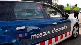 Fotografía de archivo de un control de los Mossos d'Esquadra en una carretera catalana / MOSSOS