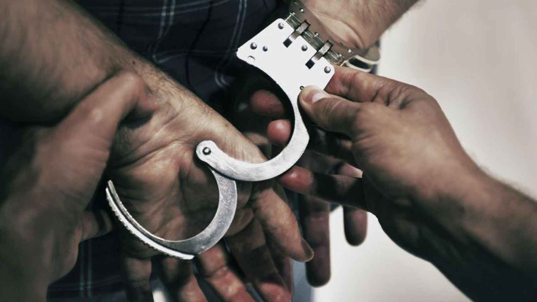 Los Mossos detienen a un delincuente okupa