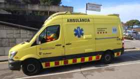 Una ambulancia, como la que tralsadó al trabajador / EFE