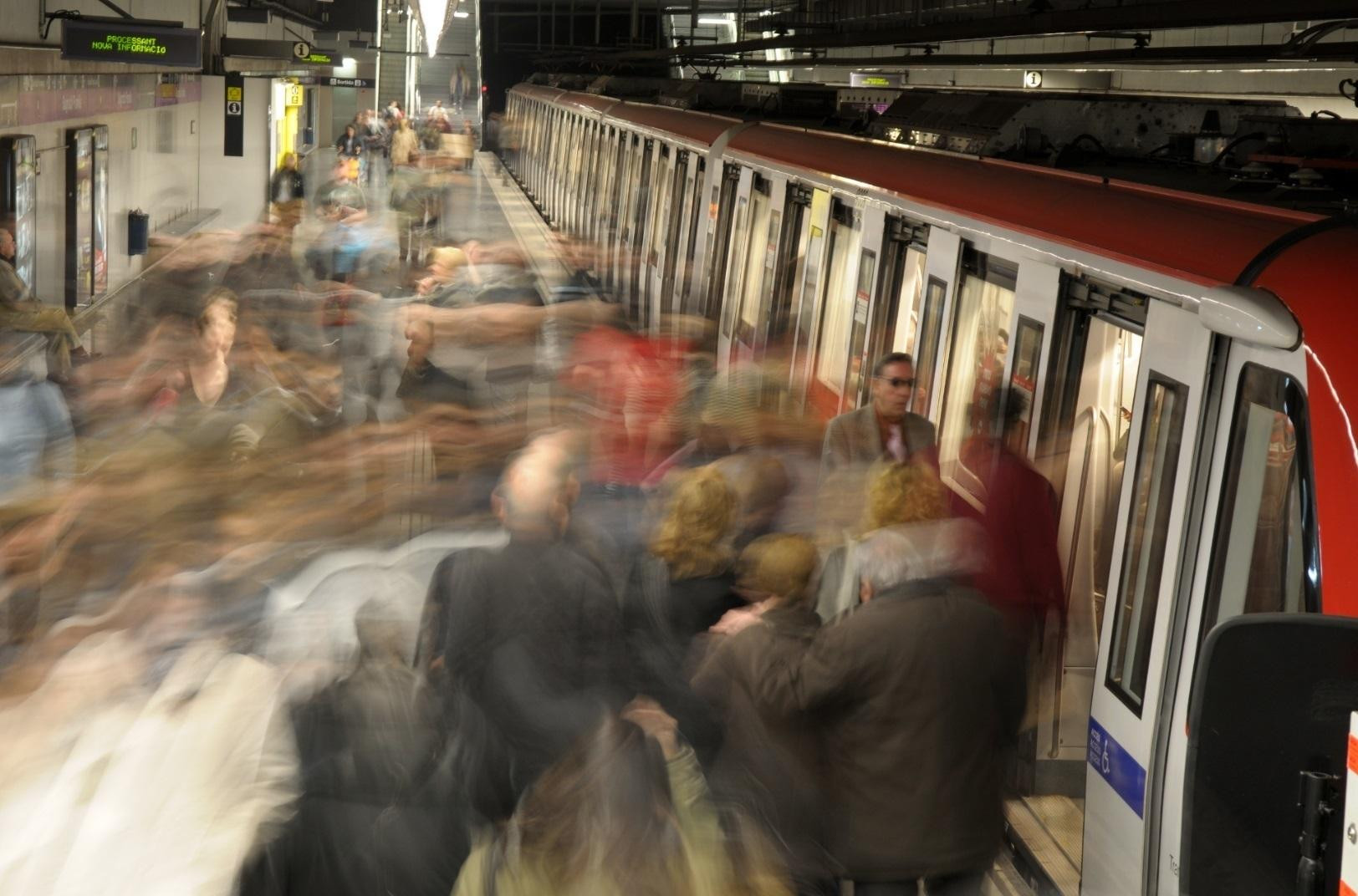 Un estudio descarta que en el Metro de Barcelona haya amianto en el aire