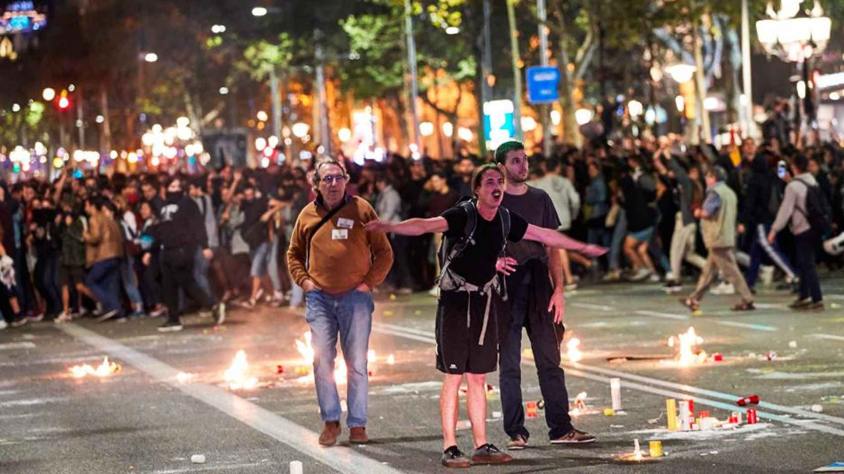 Imagen de los disturbios provocados por independentistas en Barcelona el martes / EFE