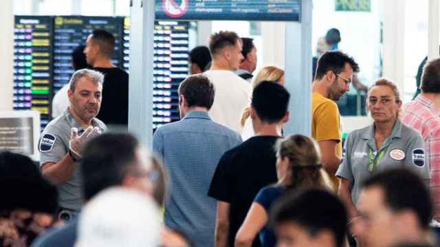 Vigilantes de seguridad del aeropuerto de El Prat de Barcelona / EFE