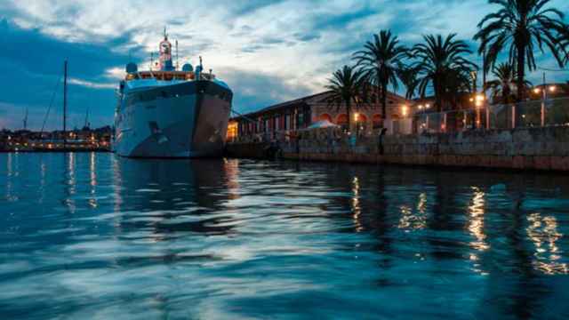 Un crucero atracado en el Puerto de Tarragona / PUERTO DE TARRAGONA