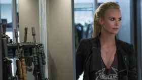 La primera imagen que aparece de Charlize Theron en la secuela 'Fast & Furious 8'.