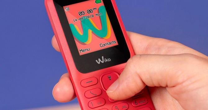 Un móvil sencillo de Wiko en color rojo