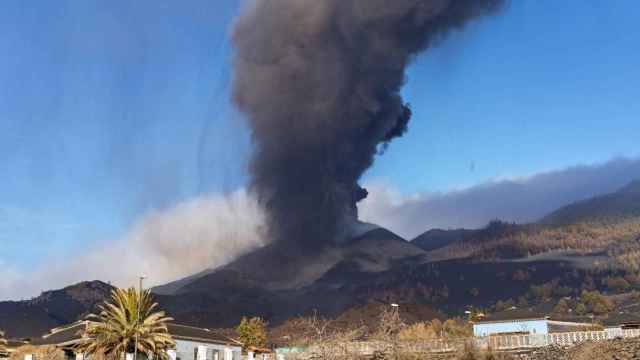 La nube de dióxido de azufre del volcán de La Palma llega al Caribe /EP