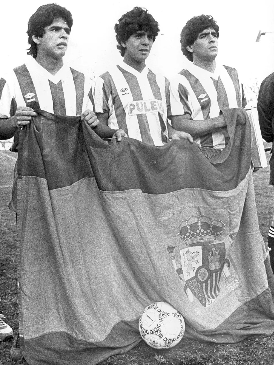 Los tres hermanos Maradona defendieron la camiseta del Granada en un amistoso