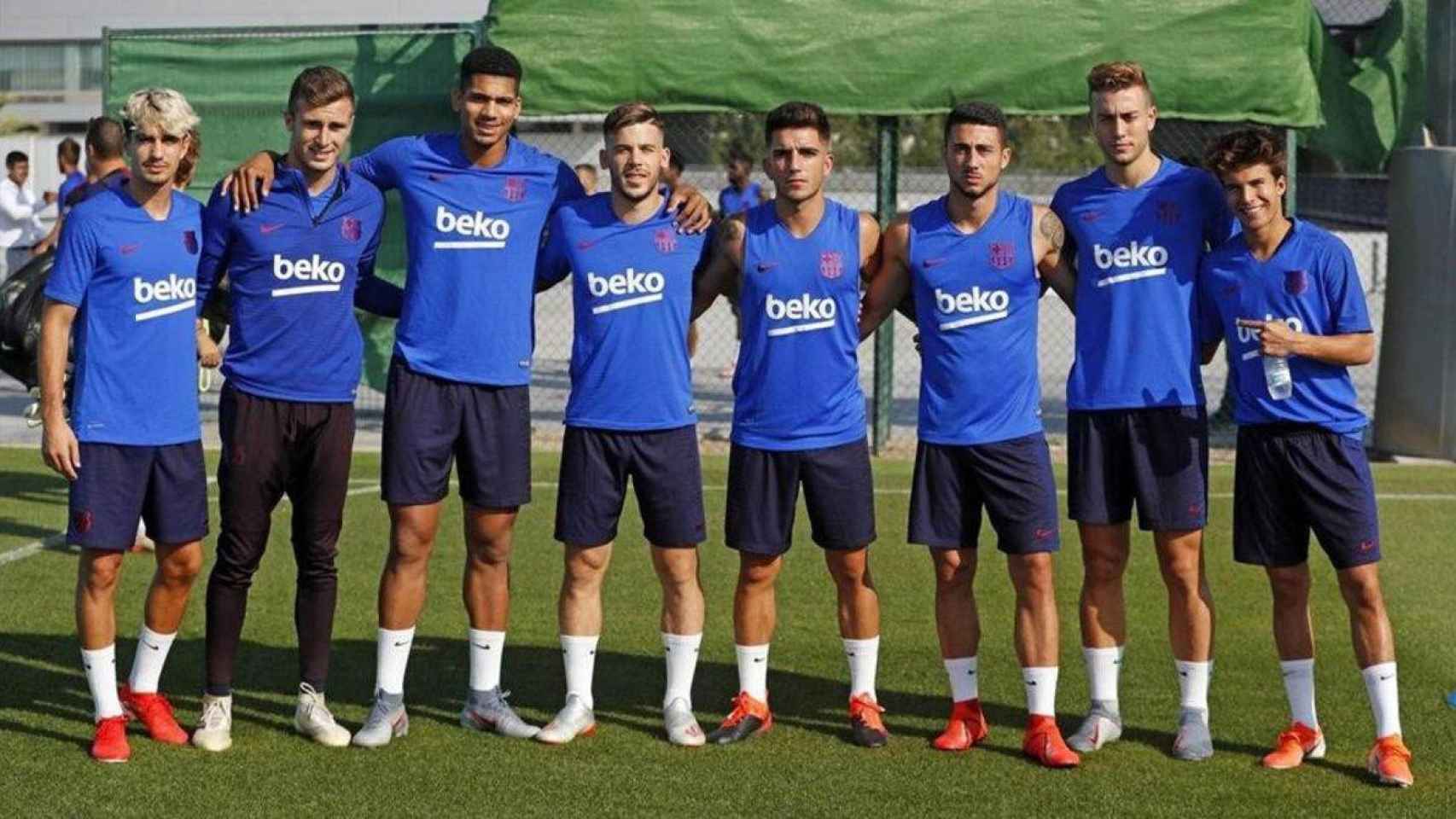 Collado, Peña, Araújo, Pérez, Monchu, Oriol Busquets y Riqui Puig en un entrenamiento del Barça / FC Barcelona