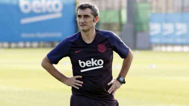 Una foto de Ernesto Valverde durante un entrenamiento del Barça / FCB