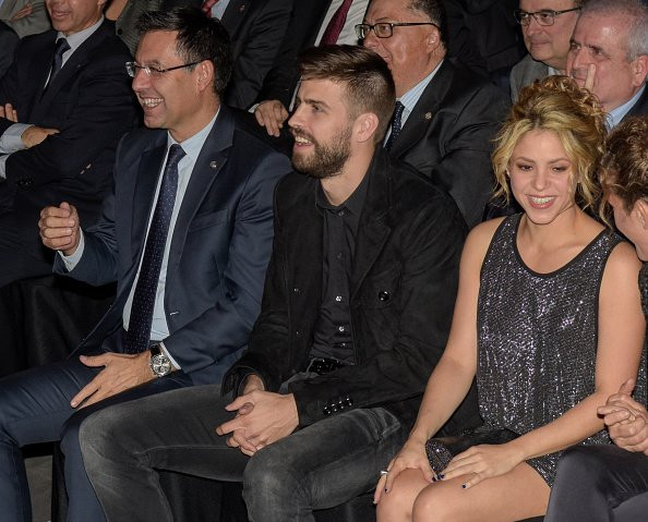Bartomeu, junto a la pareja formada por Piqué y Shakira, en un acto / AGENCIAS