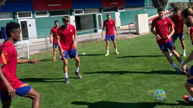 Juan Miranda entrenando con el Barça B / FC Barcelona