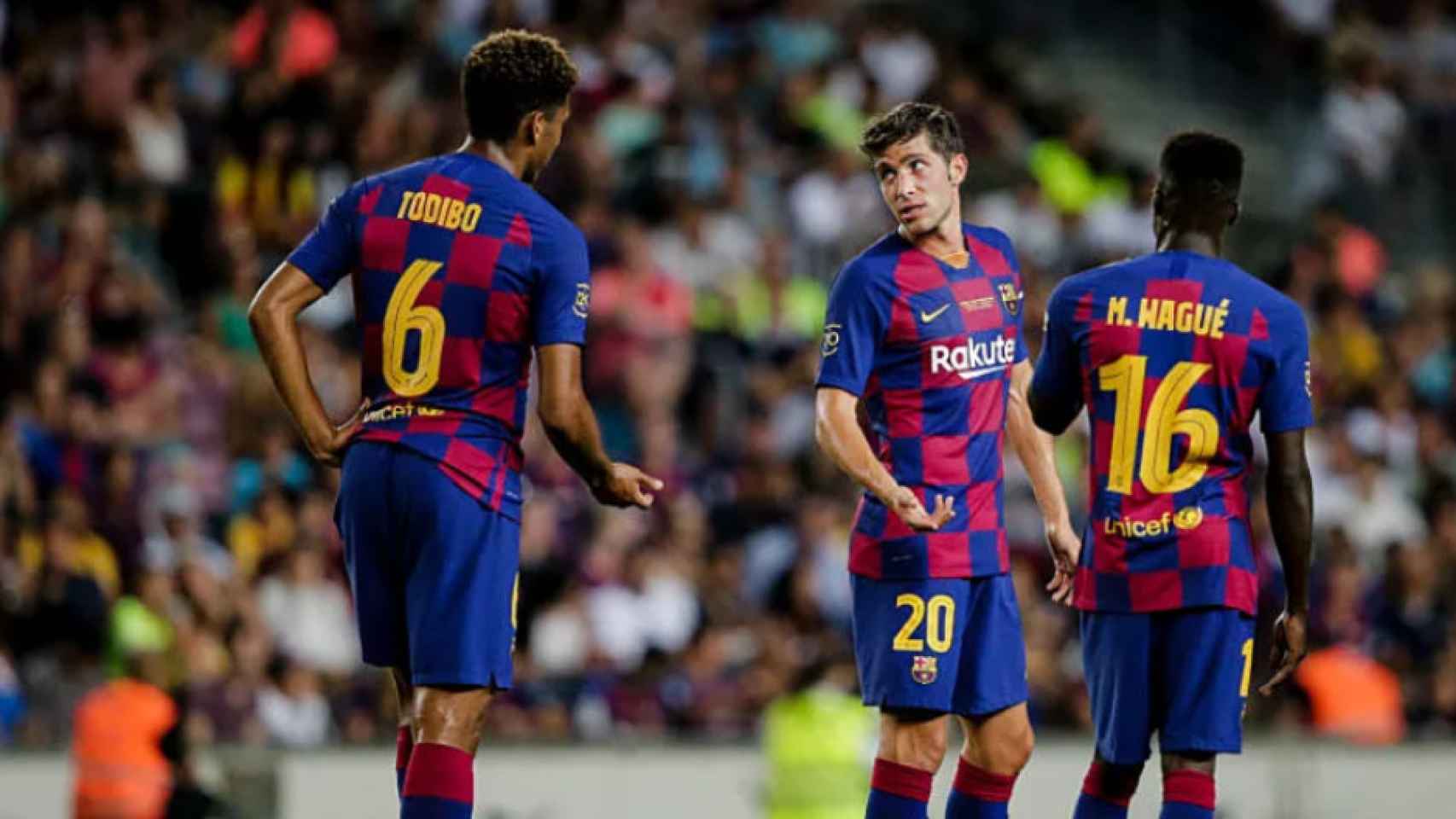 Todibo, Sergi Roberto y Moussa Wagué en un partido del Barça / EFE