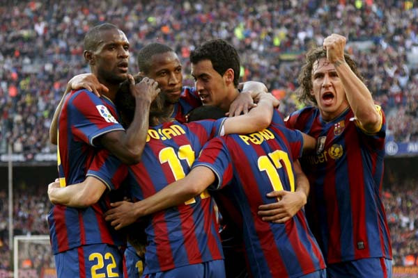 Los juagdores del Barça celebrando un gol en el Barça-Valladolid (4-0) / EFE