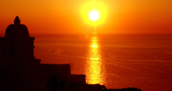 Puesta de sol vista desde Santorini / FLICKR