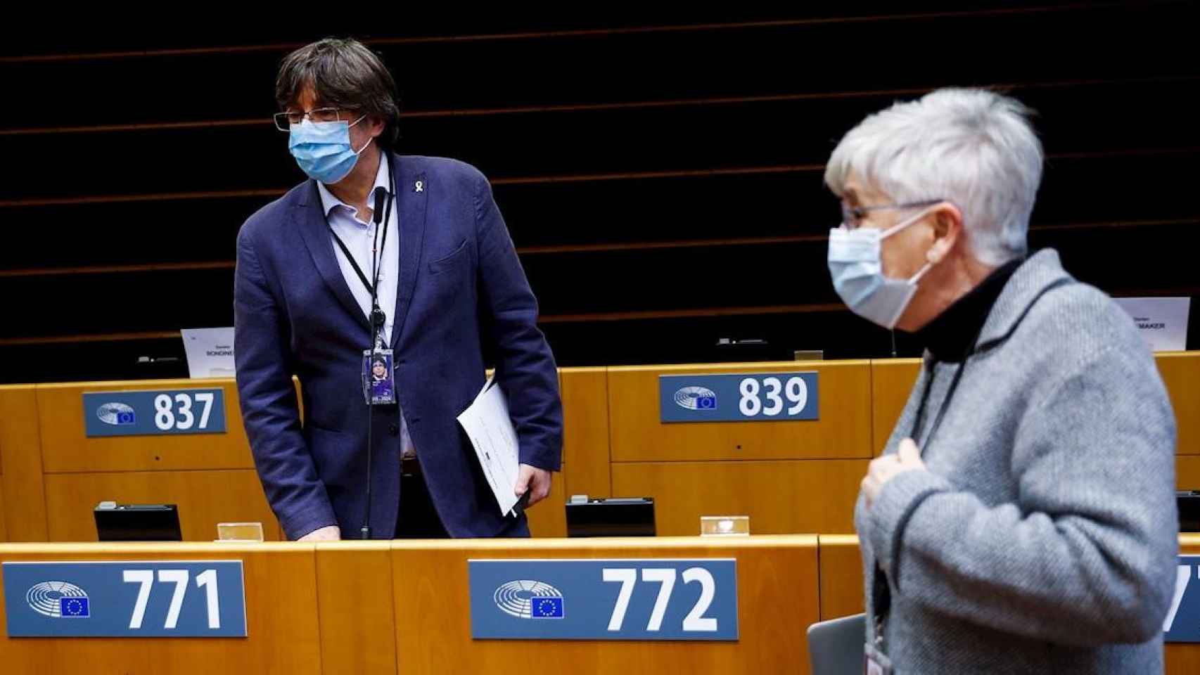 Carles Puigdemont y Clara Ponsatí, en un pleno del Parlamento Europeo / EFE