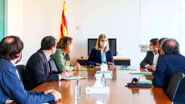 Mireia Ingla, alcaldesa de Sant Cugat, presidiendo una reunión del gobierno tripartito / MI