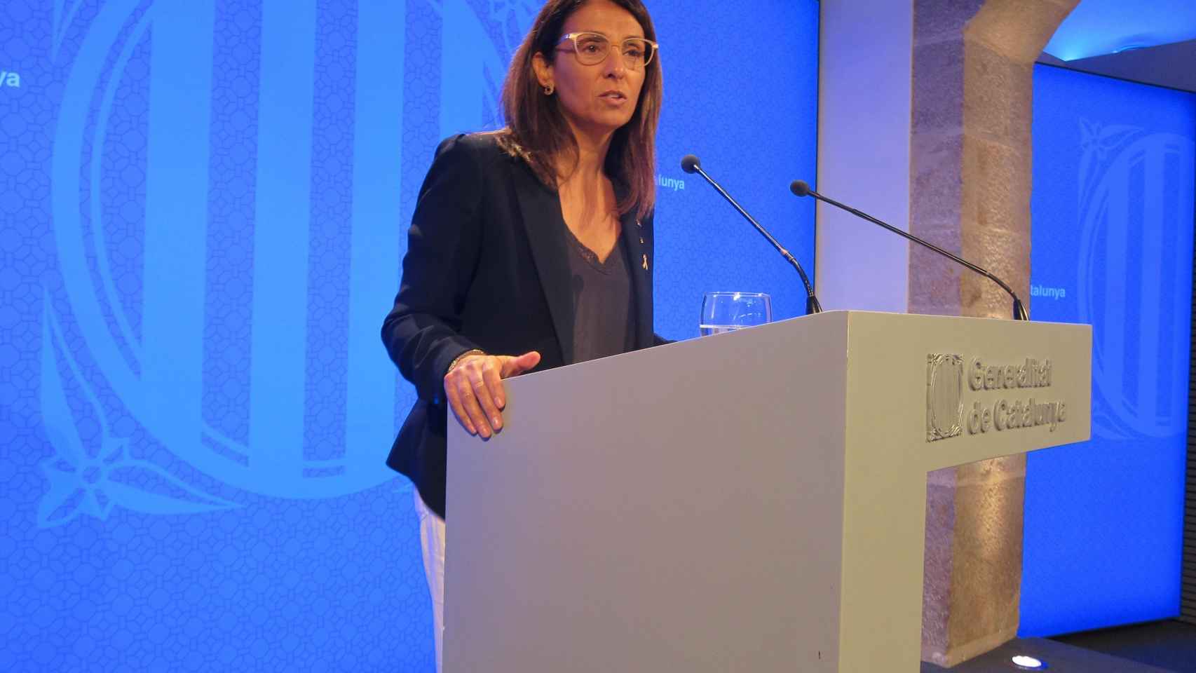 La portavoz del Govern, Meritxell Budó, mientras anuncia que la Generalitat denunciará a Sánchez por la financiación / EUROPA PRESS