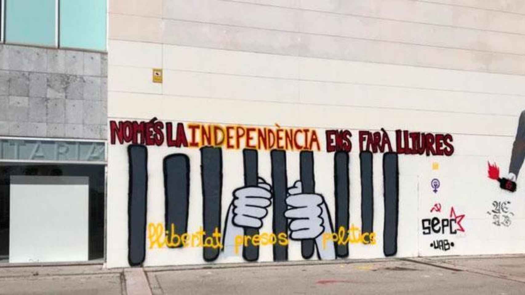 Una pintada independentista en una universidad catalana / S'HA ACABAT