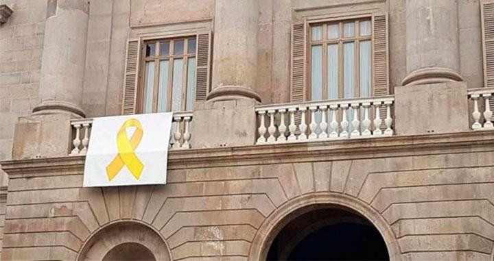 El lazo amarillo del Ayuntamiento de Barcelona que obligó a descolgar la Junta Electoral / CG