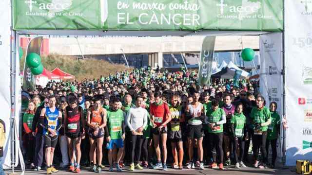 Instantes previos a la salida de la Carrera contra el Cáncer / AECC