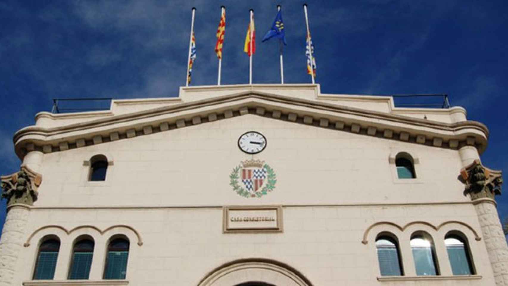 La fachada del Ayuntamiento de Badalona, en una imagen de archivo / AYUNTAMIENTO DE BADALONA