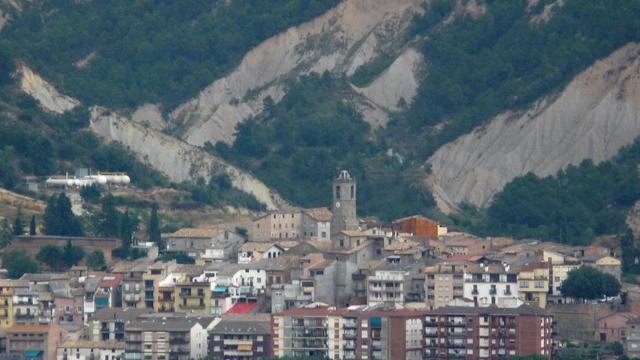 Vista de Oliana desde lejos
