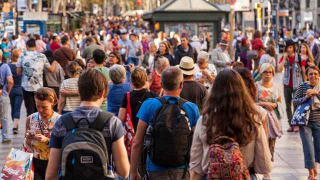 Turistas pasean por Barcelona mientras Cataluña bate récords de llegadas / AJUNTAMENT DE BARCELONA