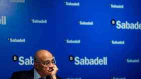 El presidente del Banco Sabadell, Josep Oliu, durante la presentación de los resultados económicos correspondientes al ejercicio 2018 / EFE