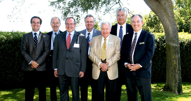 De izquierda a derecha: Eudaldo Bonet, Pedro Bonet, José Luis Bonet, Pedro Ferrer, José Ferrer, Erique Hevia y un directivo de Freixenet de EEUU en una imagen de archivo / CG