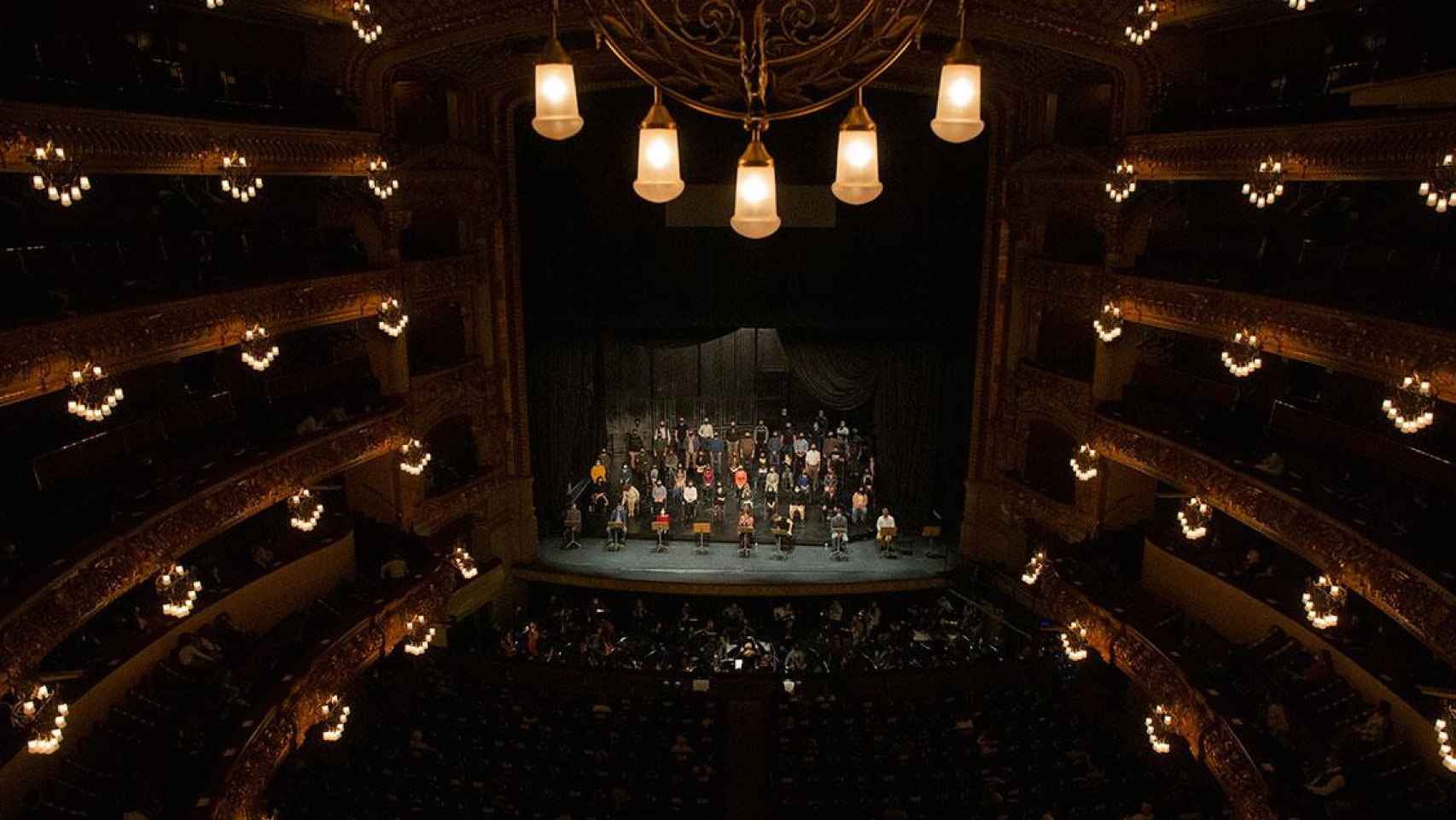El Liceu, que se encuentra a la espera de la resolución de Interior, el mes pasado durante un ensayo de 'La Traviata' / EUROPA PRESS