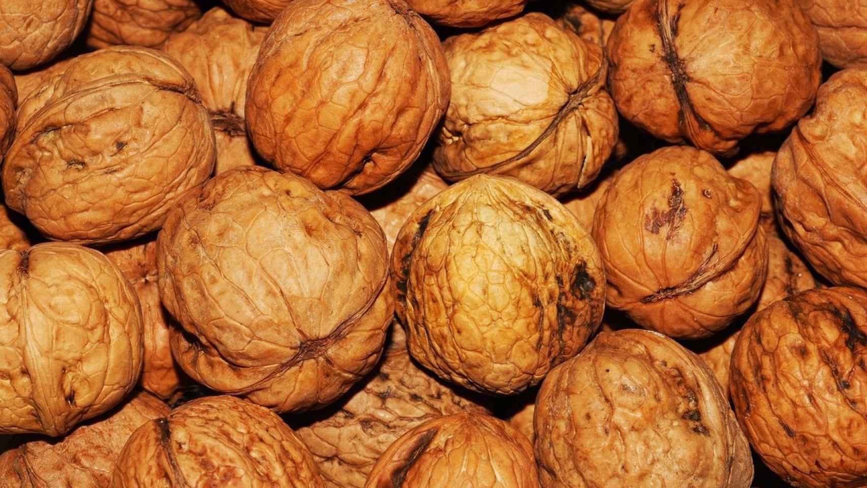 Comer dos nueces al día reduce el riesgo de cáncer de colon